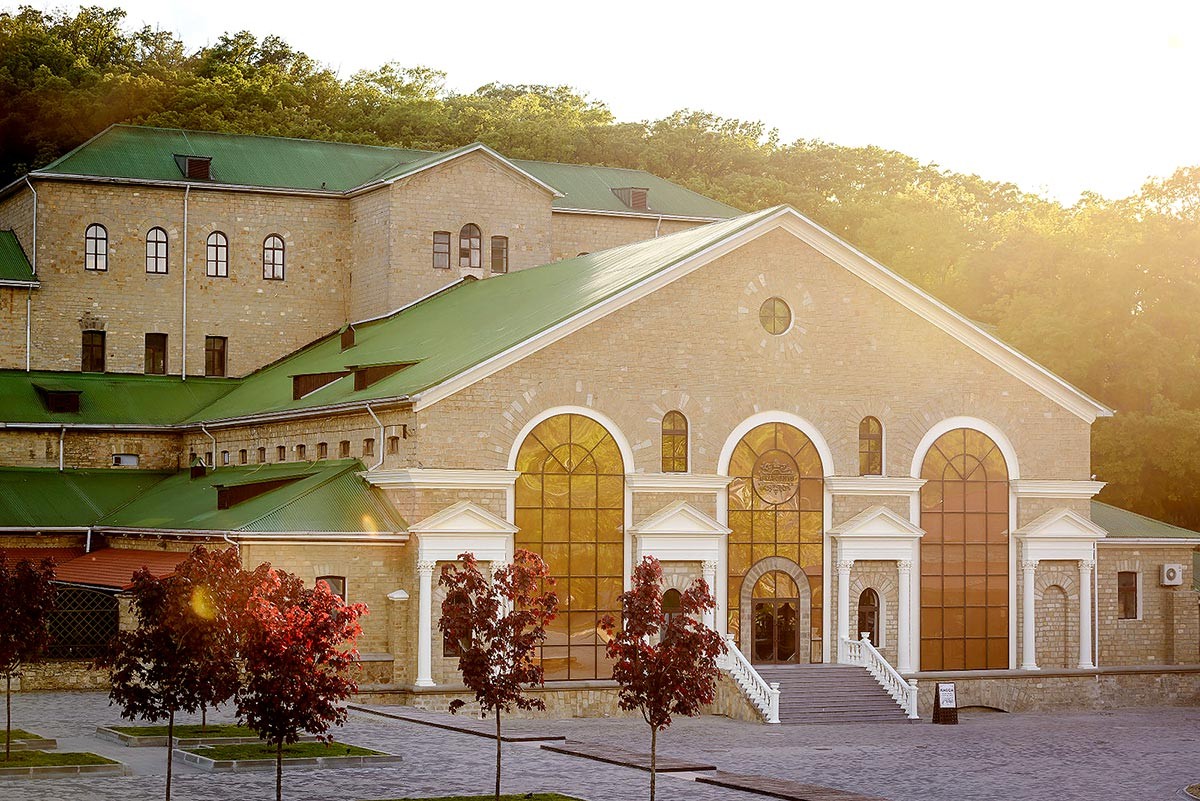 Винный тур по старинным винодельням Новороссийска