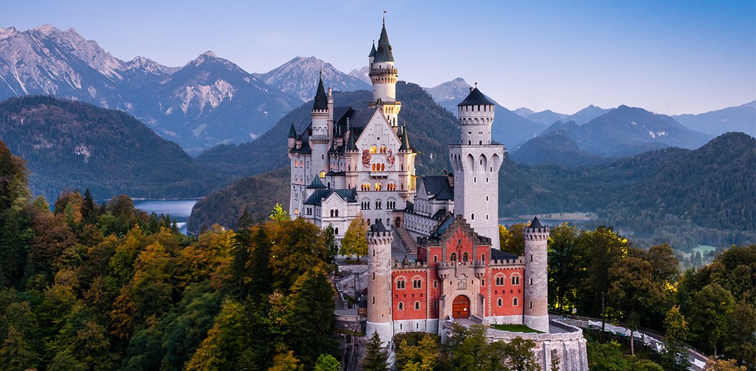 Замок Нойшванштайн в&nbsp;Германии&nbsp;— архитектурный шедевр с&nbsp;логотипа Disney